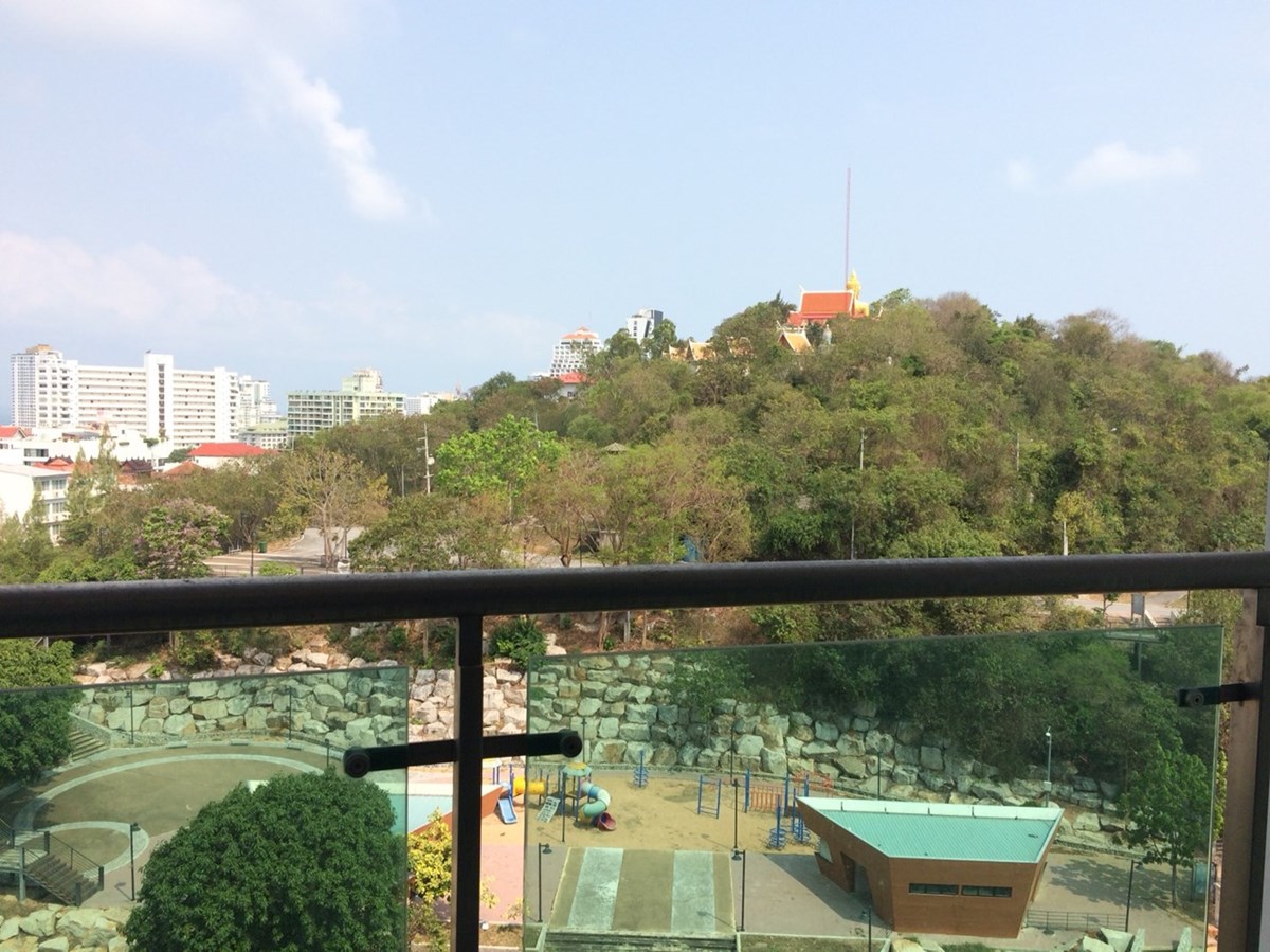 The Axis - 1 Bedroom for sale - Condominium - Thappraya Road - Thappraya